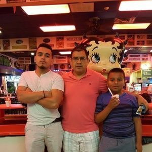 Meet your Posher, Victor